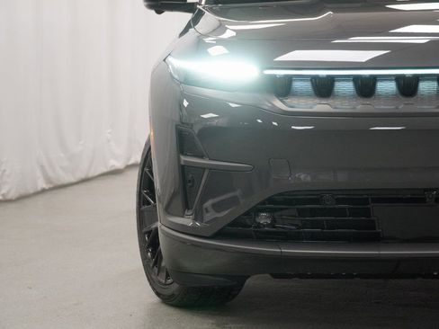 Used 2024 Jeep Wagoneer Launch Edition image 7