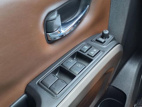 Used 2023 Nissan Titan Platinum Reserve w/ Moonroof Package AWD/4WD image 38