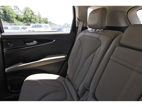 Used 2023 Lincoln Nautilus Reserve w/ Luxury Package AWD/4WD image 9