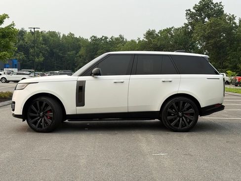 Used 2024 Land Rover Range Rover SV AWD/4WD image 3