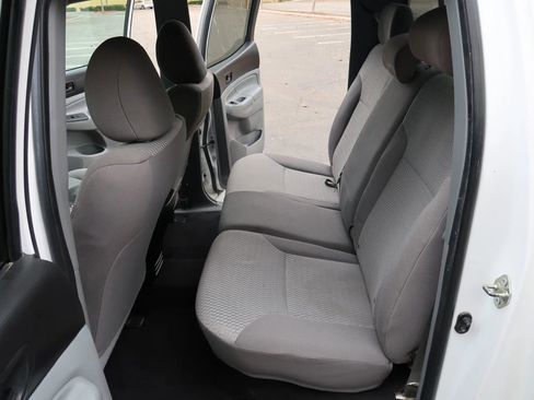 Used 2014 Toyota Tacoma 4x4 Double Cab w/ SR5 Package image 14