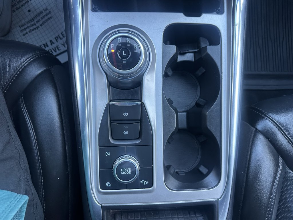 Used 2022 Ford Explorer Platinum w/ Equipment Group 601A AWD/4WD image 22