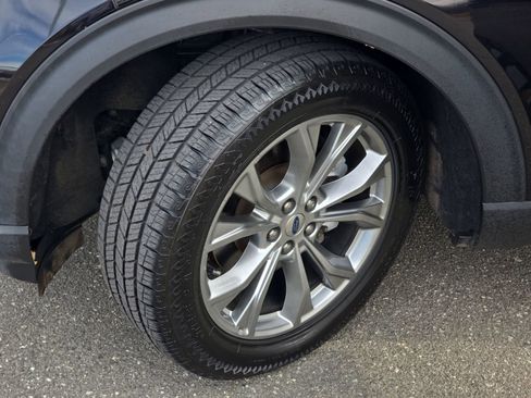 Used 2022 Ford Explorer Limited w/ Equipment Group 301A image 41