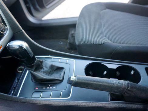 Used 2017 Volkswagen Passat 1.8T S image 17