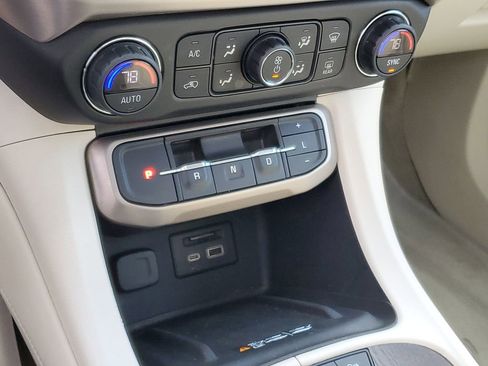 Used 2021 GMC Acadia Denali w/ Denali Technology Package image 21