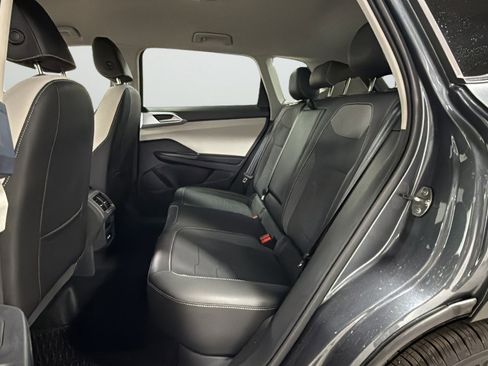 New 2026 Volkswagen Taos SE AWD/4WD image 31