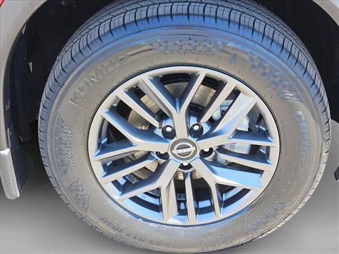 Used 2023 Nissan Rogue S FWD image 26