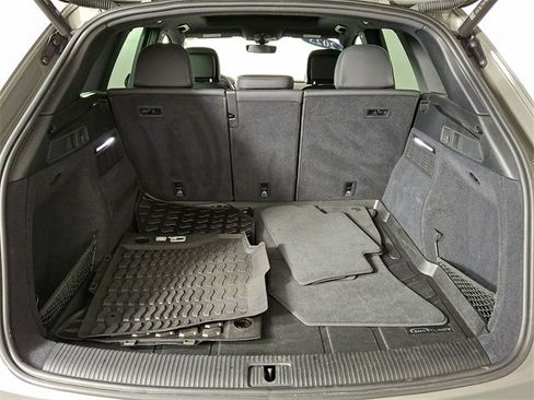Used 2023 Audi Q5 2.0T Premium w/ Convenience Package image 30