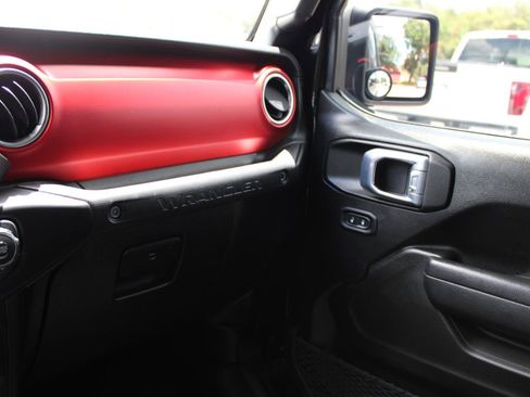 Used 2021 Jeep Wrangler Unlimited Rubicon AWD/4WD image 20