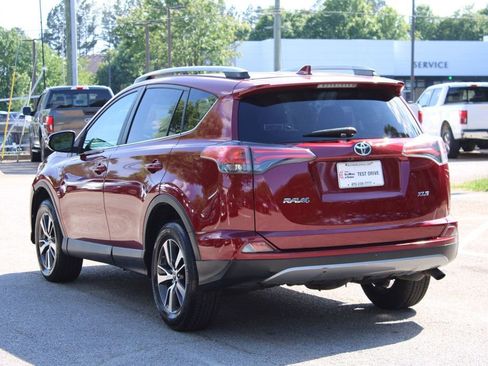 Used 2018 Toyota RAV4 XLE FWD image 6