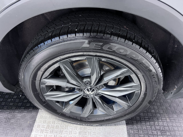 Used 2024 Volkswagen Tiguan SE FWD image 16