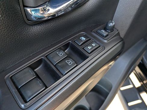 Used 2020 Nissan Titan PRO-4X w/ Pro-4x Convenience Package image 29