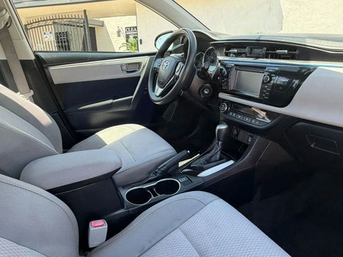 Used 2014 Toyota Corolla LE FWD image 7