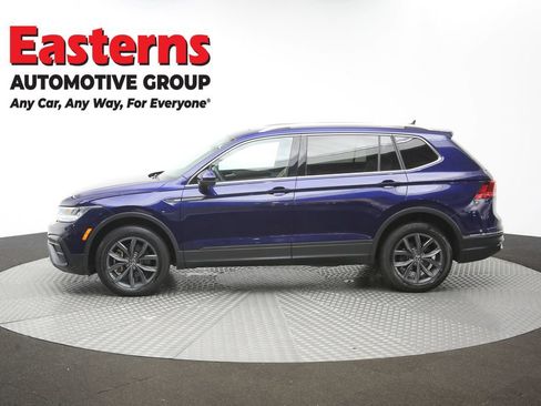 Used 2022 Volkswagen Tiguan SE w/ Panoramic Sunroof Package AWD/4WD image 60