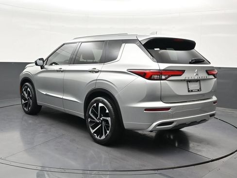 Used 2024 Mitsubishi Outlander SEL FWD image 3
