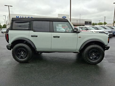 Used 2024 Ford Bronco Wildtrak image 7