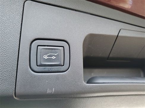 Certified 2023 Cadillac XT5 Premium Luxury w/ LPO, Floor Liner Package image 33