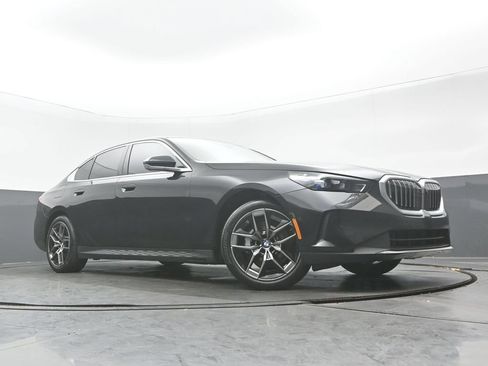 Used 2026 BMW 530i xDrive w/ Executive Package AWD/4WD image 30