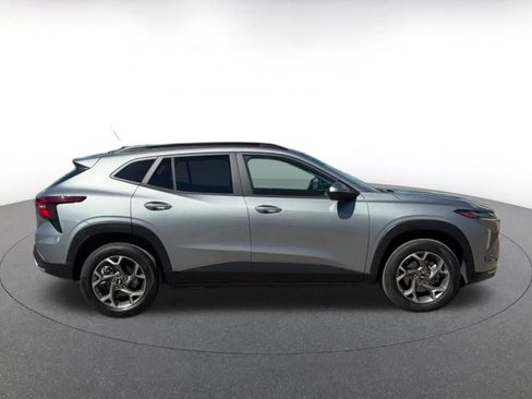 Used 2025 Chevrolet Trax LT image 16