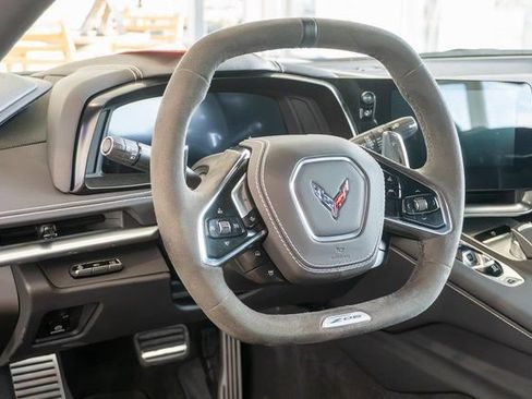 Used 2025 Chevrolet Corvette Z06 w/ Z07 Performance Package RWD image 31