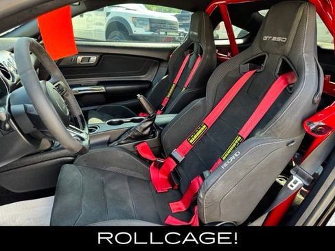 Used 2016 Ford Mustang Shelby GT350 w/ Track Package RWD image 9