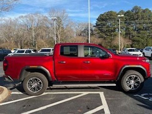 Used 2024 GMC Canyon AT4 w/ Technology Package image 4