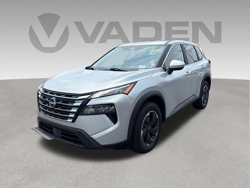 Used 2024 Nissan Rogue SV FWD image 1