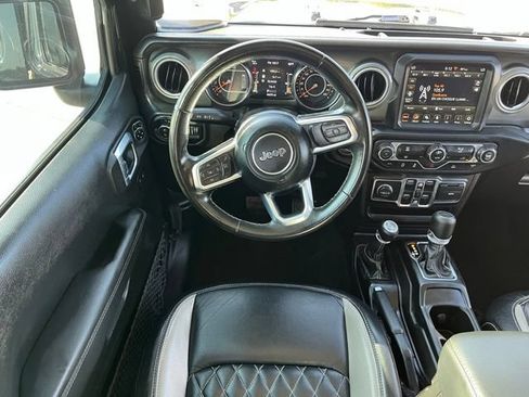Used 2022 Jeep Gladiator Overland AWD/4WD image 12