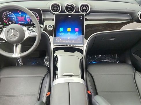 Used 2025 Mercedes-Benz GLC 300 image 33