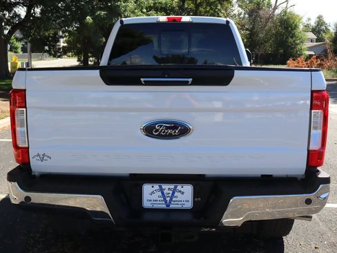 Used 2019 Ford F250 XLT w/ XLT Premium Package AWD/4WD image 6