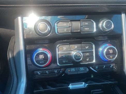 Used 2024 GMC Yukon XL Denali w/ Denali Reserve Package image 20