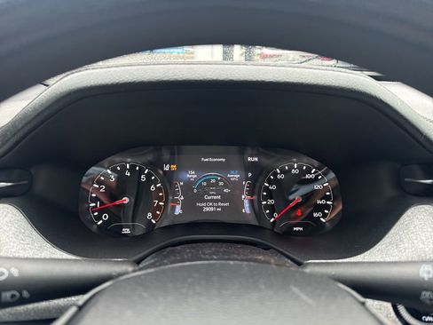 Used 2023 Jeep Compass Sport image 9