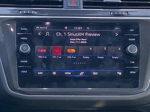 Certified 2022 Volkswagen Tiguan SE w/ Panoramic Sunroof Package image 8