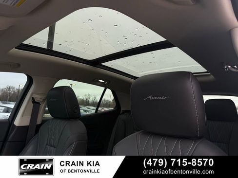 Used 2022 Buick Envision Avenir w/ Technology Package II FWD image 23