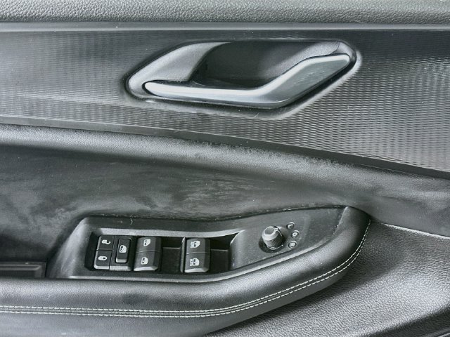 Used 2023 Jeep Grand Cherokee Laredo X AWD/4WD image 18