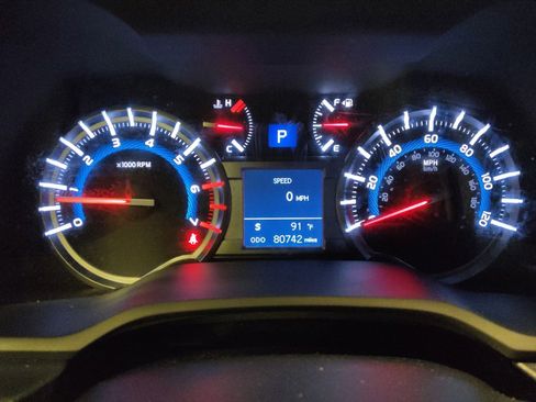 Used 2019 Toyota 4Runner SR5 RWD image 23