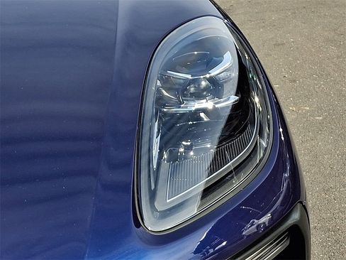 Used 2022 Porsche Macan image 9