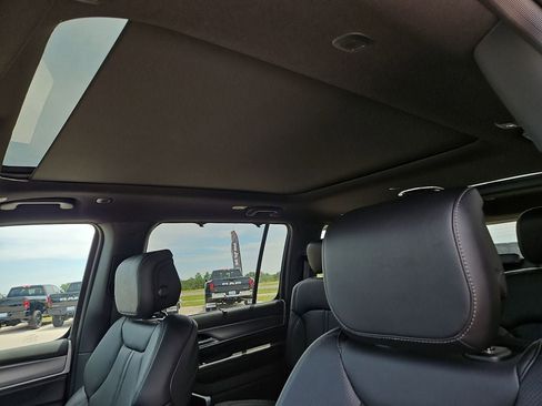 New 2026 Jeep Grand Wagoneer Limited AWD/4WD image 22