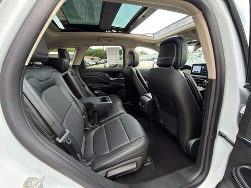 Used 2025 Lincoln Corsair Grand Touring w/ Equipment Group 302A AWD/4WD image 10