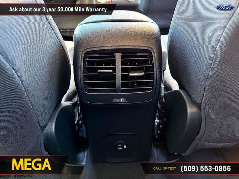 Used 2020 Ford Escape SE image 18