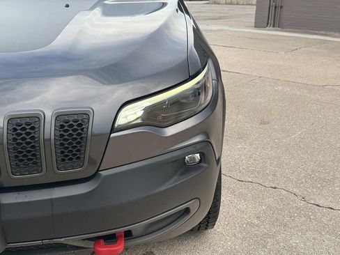 Used 2022 Jeep Cherokee Trailhawk AWD/4WD image 11