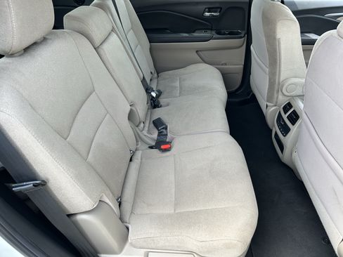 Used 2021 Honda Pilot EX image 11
