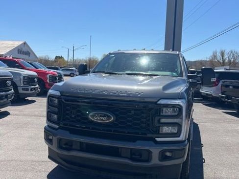 Used 2026 Ford F250 XLT w/ XLT Premium Package AWD/4WD image 2
