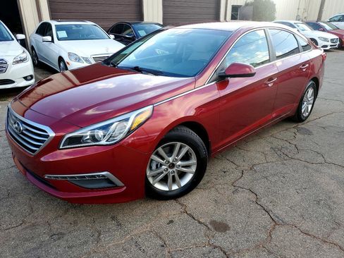 Used 2015 Hyundai Sonata SE image 3