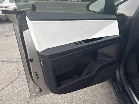 Used 2024 Tesla Cybertruck AWD Crew Cab image 9