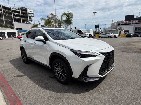 Used 2025 Lexus NX 250 FWD image 5