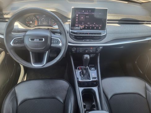 Used 2024 Jeep Compass Latitude AWD/4WD image 18