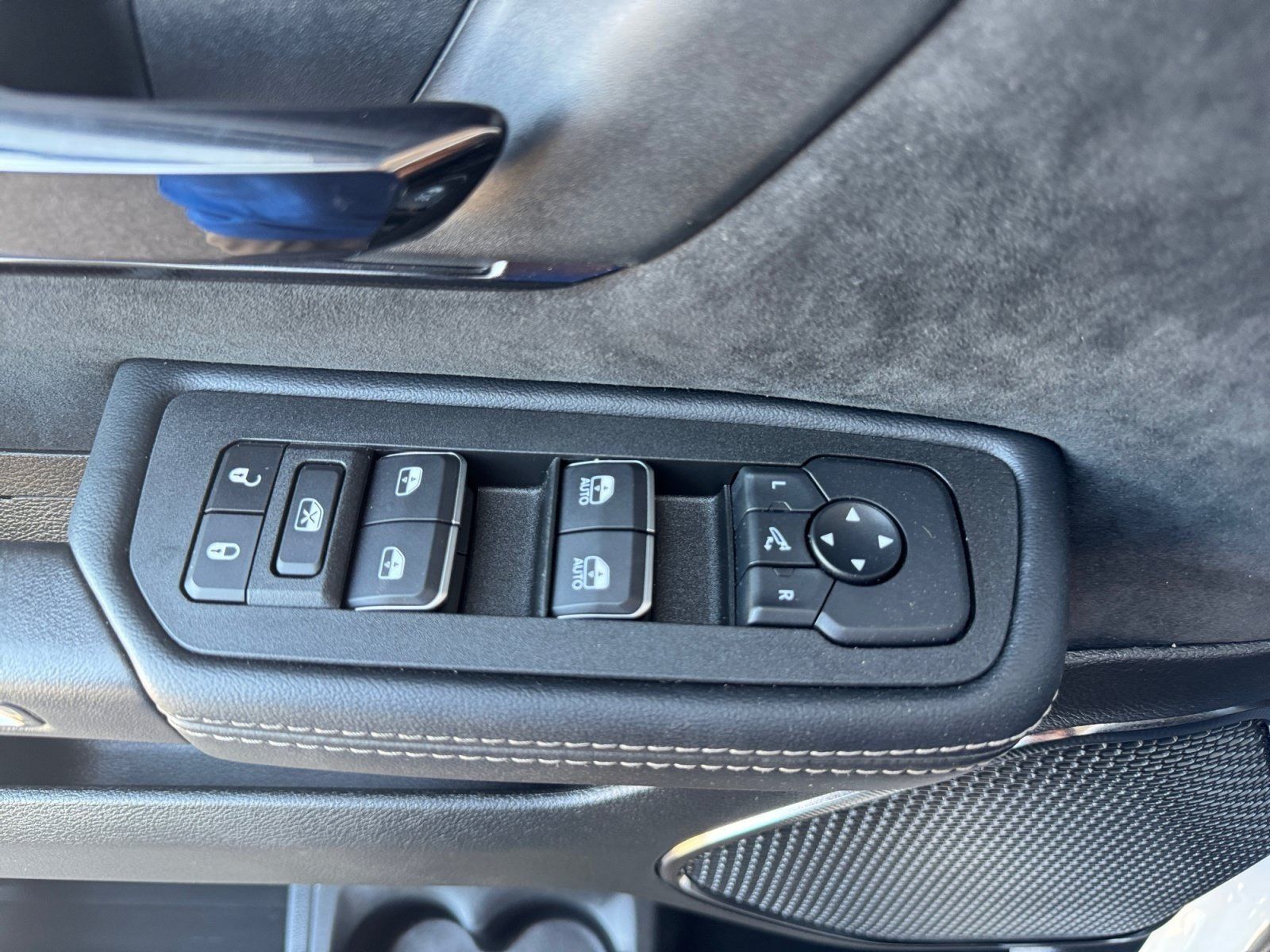 Used 2025 RAM 1500 RHO AWD/4WD image 12