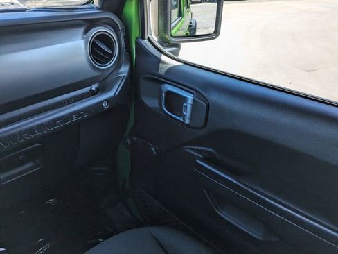 Used 2018 Jeep Wrangler Unlimited Sport image 18