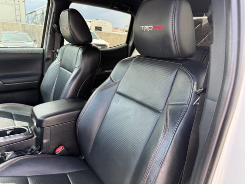 Used 2018 Toyota Tacoma TRD Pro AWD/4WD image 25
